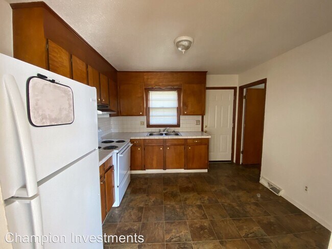 Building Photo - 622 Margrace Rd