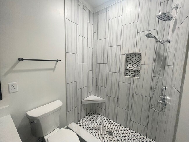 Building Photo - Fully Renovated in Heathwood with 2 Bedroo...