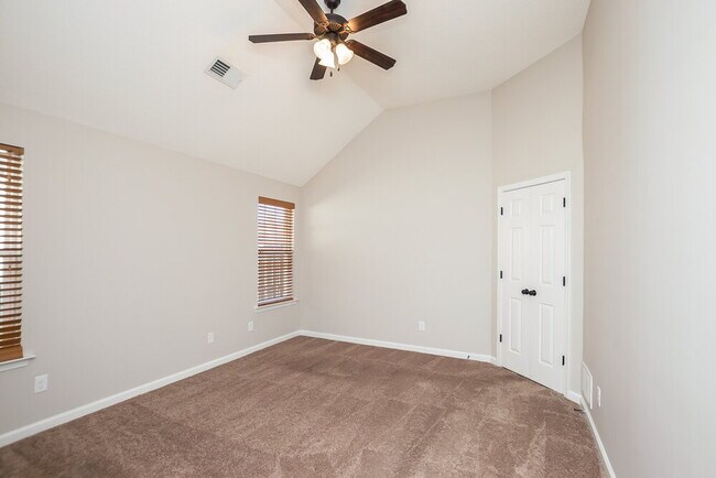 Building Photo - 7892 Ridgedale Dr