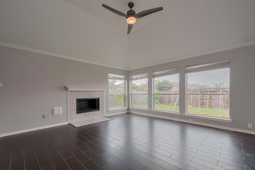 Building Photo - 311 N Esplanade Ln