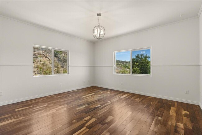 Building Photo - Vista Panoramic View 6 Bedroom 4.5 Bathroom Home for Rent