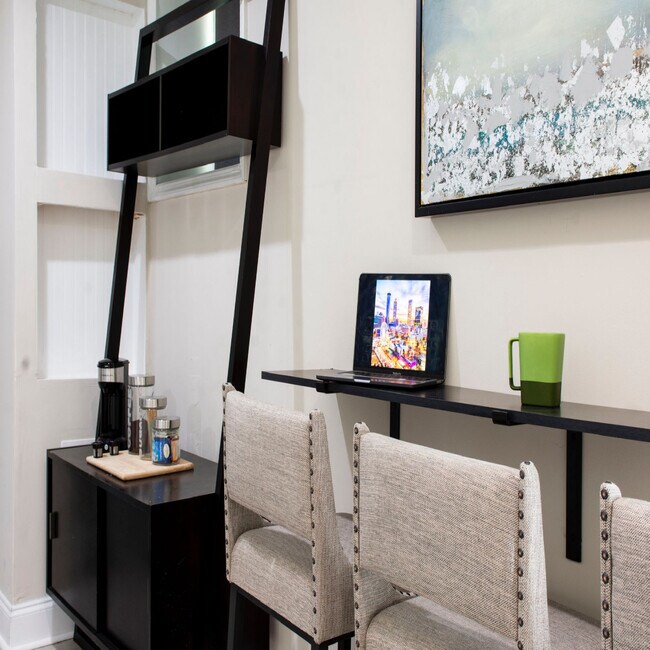 Building Photo - 1373 Benteen Way SE