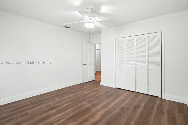 Building Photo - 14121 SW 97th Ave