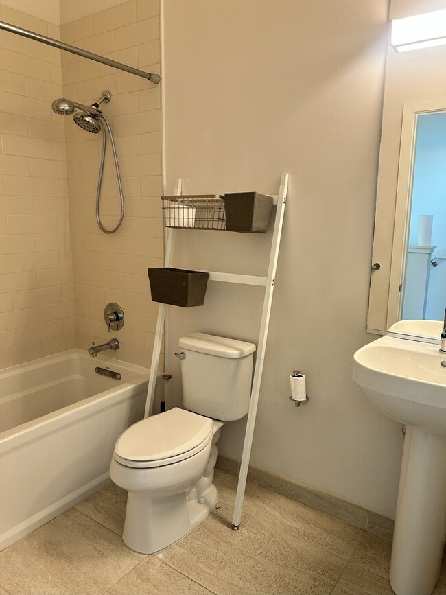 Building Photo - 198 Coleman St