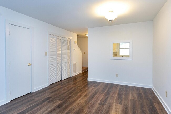 Building Photo - 5541 Kaplan Dr