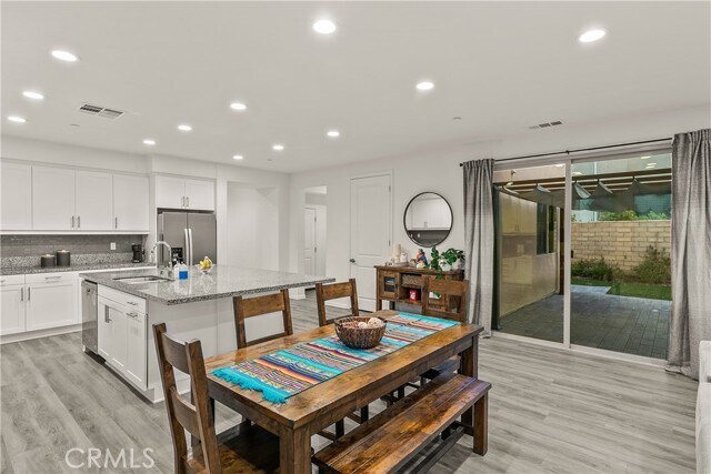Building Photo - 25187 Golden Maple Dr