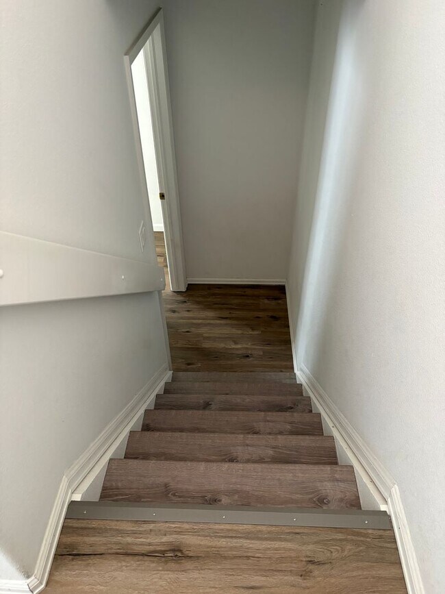 Building Photo - 4 Bedroom 3.5 Bath in Widefield