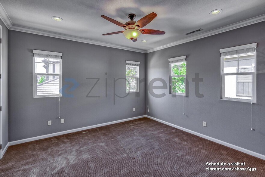 Building Photo - 833 Griffon Ct