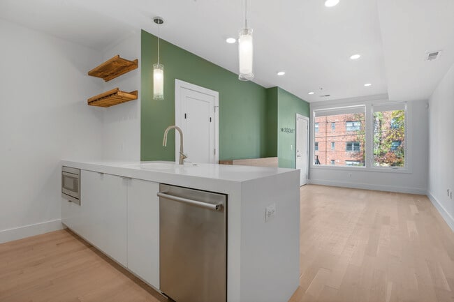 Building Photo - 1515 K St SE