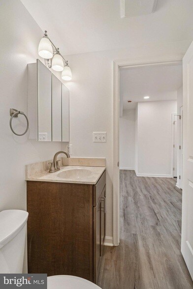 Building Photo - 303 Seaton Pl NE