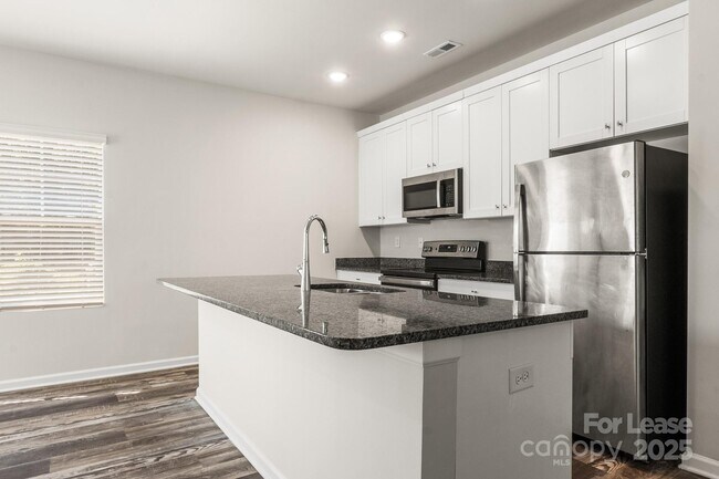 Building Photo - 117 Dogwood Vlg Trl