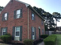 Building Photo - 293 Circuit Ln