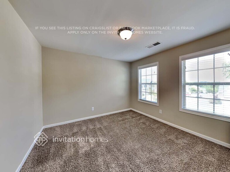 Building Photo - 76 White Trillium Dr