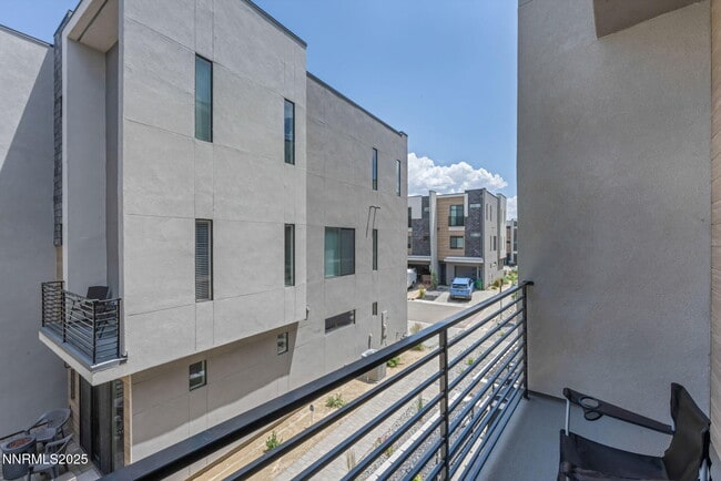 Building Photo - 150 Rissone Ln