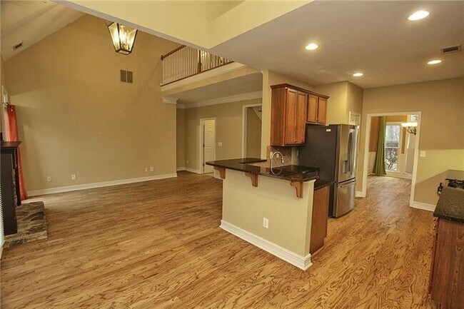 Building Photo - 1360 Eastgate Ct