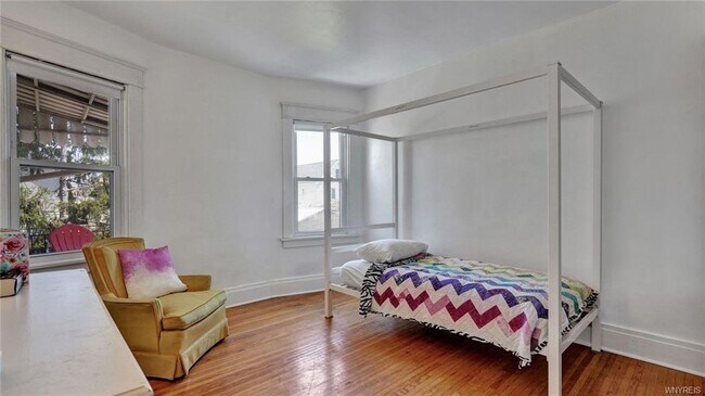 Building Photo - 59 Crestwood Ave