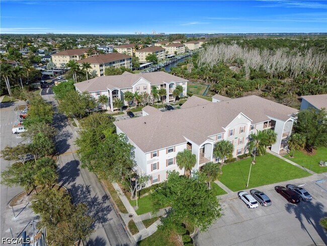 Building Photo - 1767 Four Mile Cove Pkwy