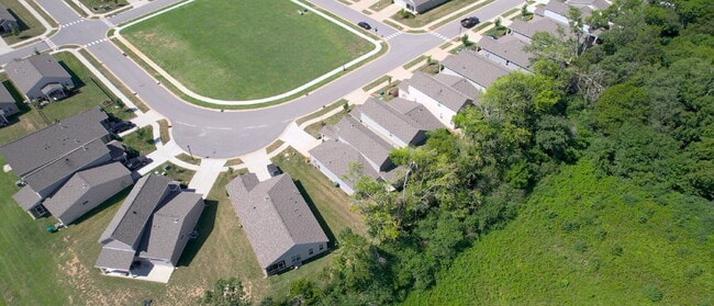 Building Photo - Spacious 4-bedroom retreat with 3 full baths in Lebanon - 2,714 Sq. Ft. of comfort