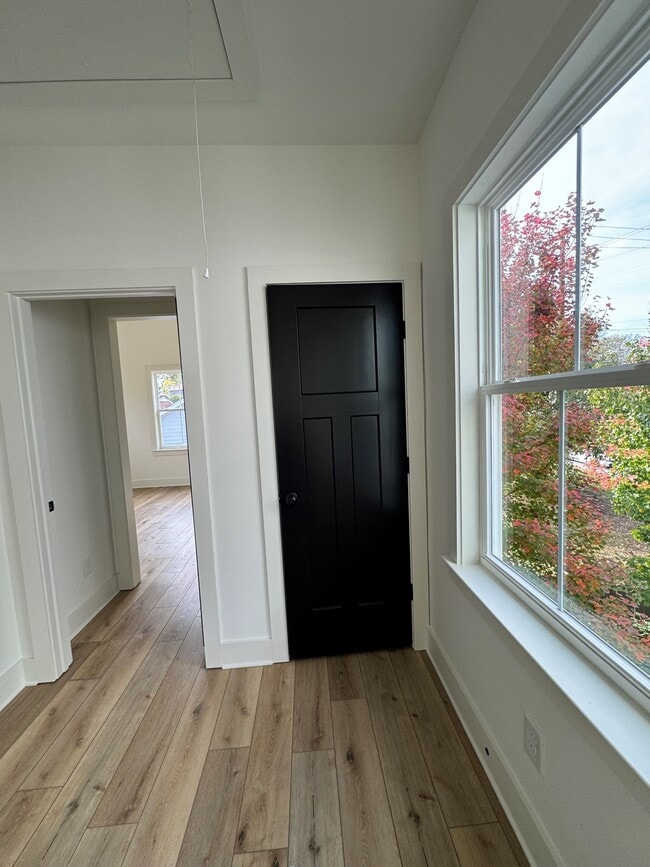 Building Photo - 509 Rosedale Ave