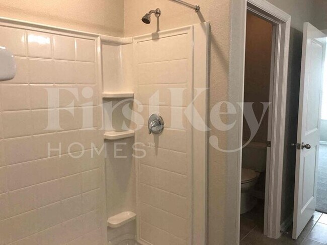 Building Photo - 9652 Sage Creek Dr