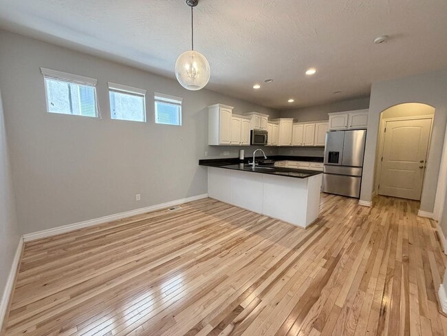 Building Photo - 5175 Fox Hollow Way