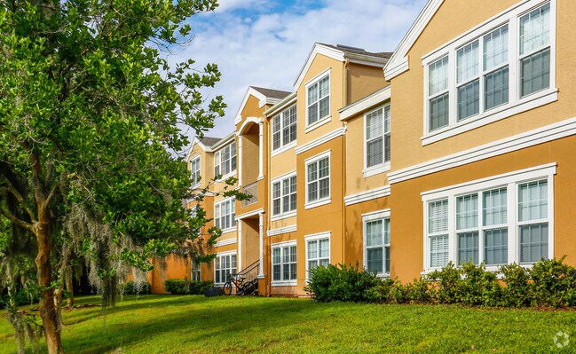 Building Photo - The Park at Catania (new)
