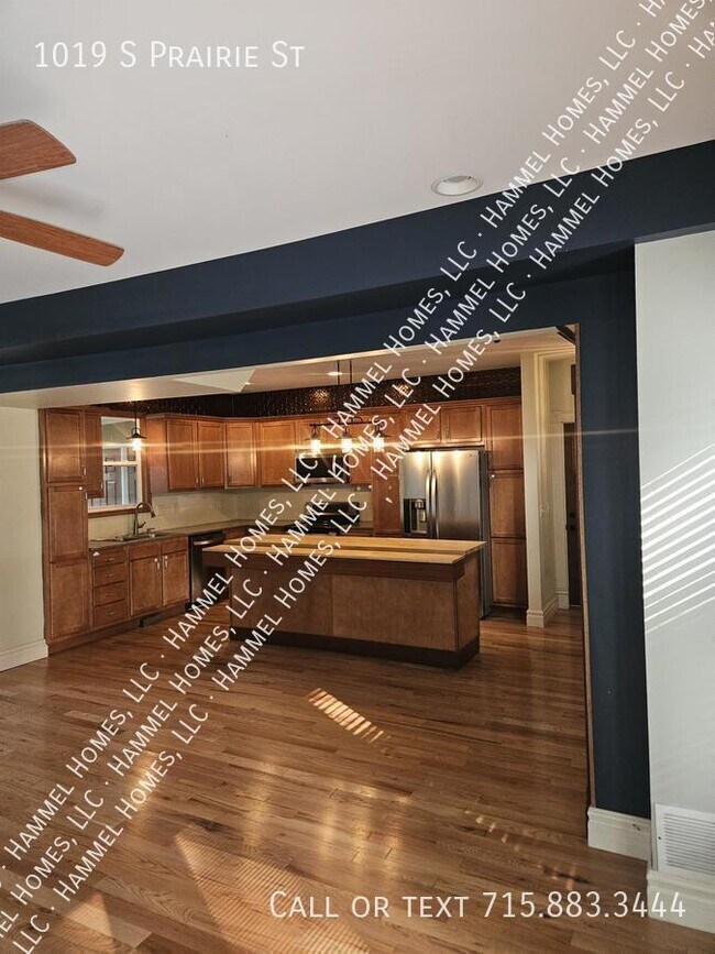 Building Photo - 1019 S Prairie St