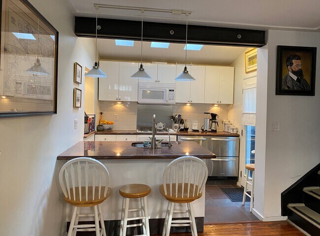 Kitchen - 2208 Panama St