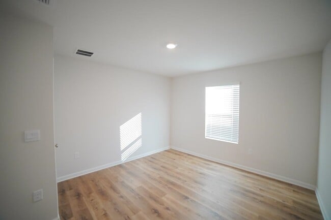 Building Photo - 4053 Brownstone Wy