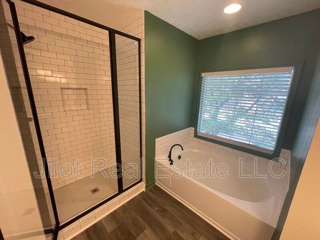 Building Photo - 61 Fulton St SE