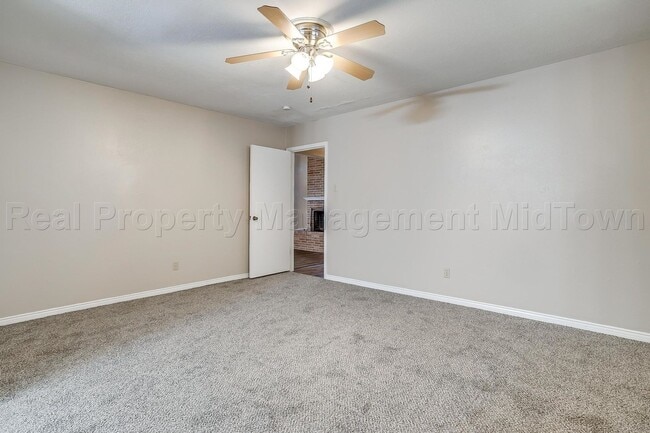 Building Photo - 13305 Southview Ln