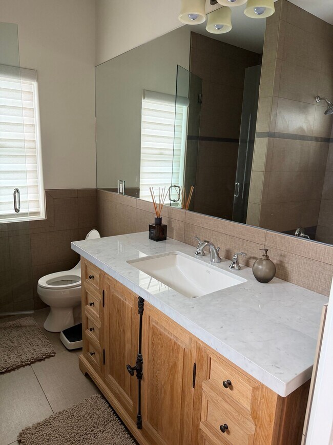 Building Photo - 4759 La Canada Blvd