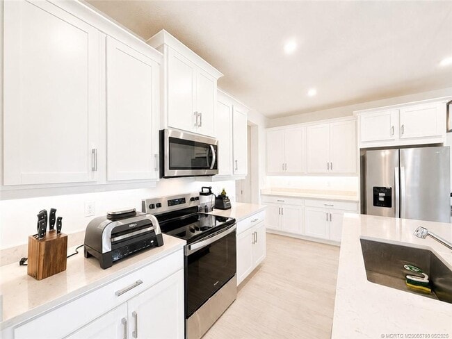 Building Photo - 3583 NW Solange Ct