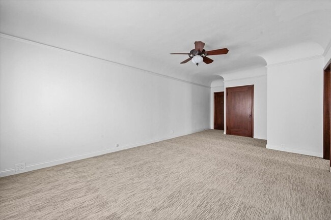 Building Photo - 1530 Miramar Dr