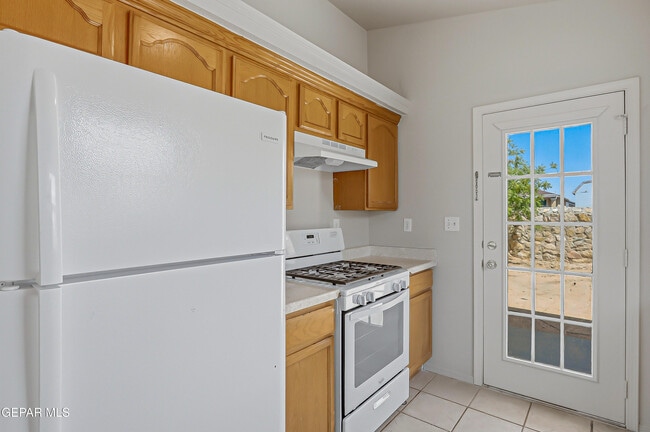 Building Photo - 12353 Tierra Apache Rd