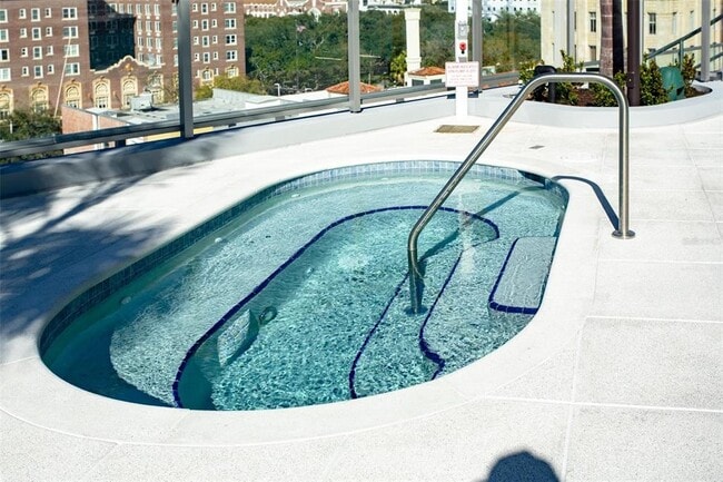 Building Photo - 400 Central Ave