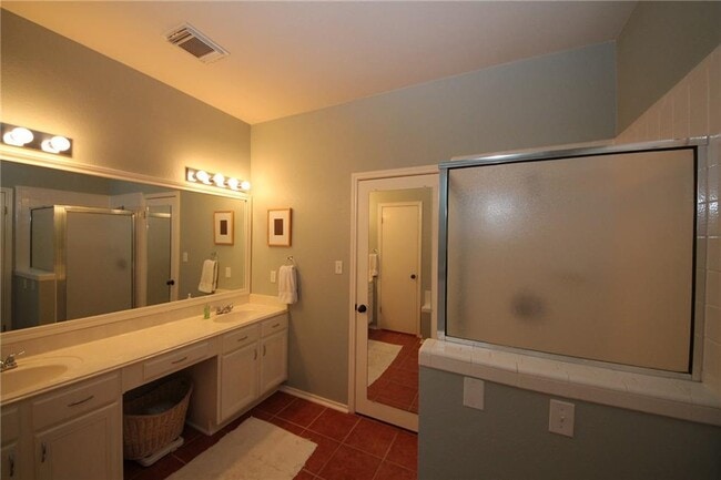 Building Photo - 12517 Sir Christophers Cove