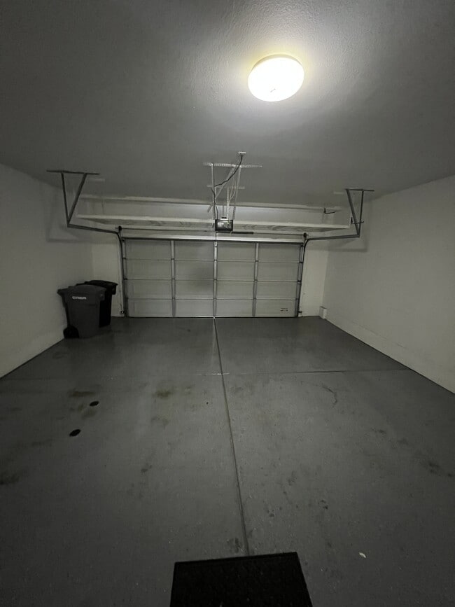 Building Photo - 30505 Canyon Hills Rd