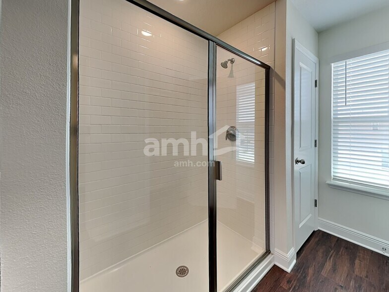 Building Photo - 874 Heavenly Dr