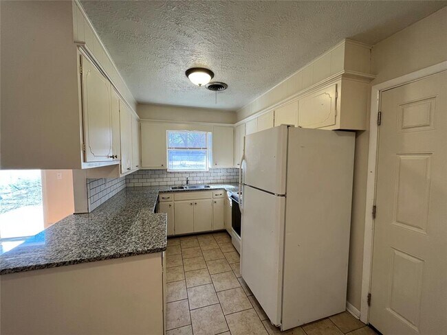 Building Photo - 1508 Southern Heights Ave
