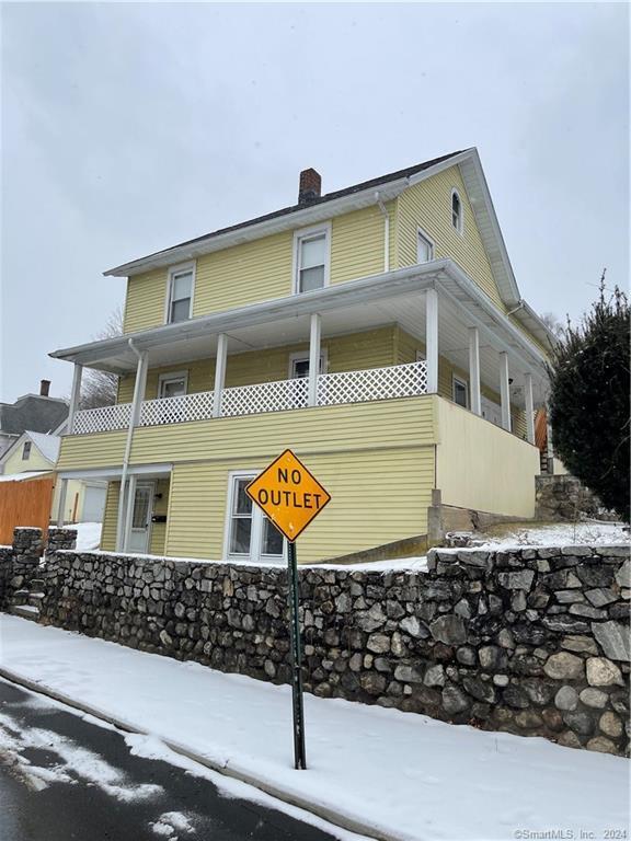 Building Photo - 108 Oak St