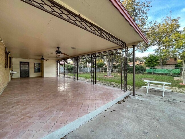 Building Photo - 2504 Clark Blvd