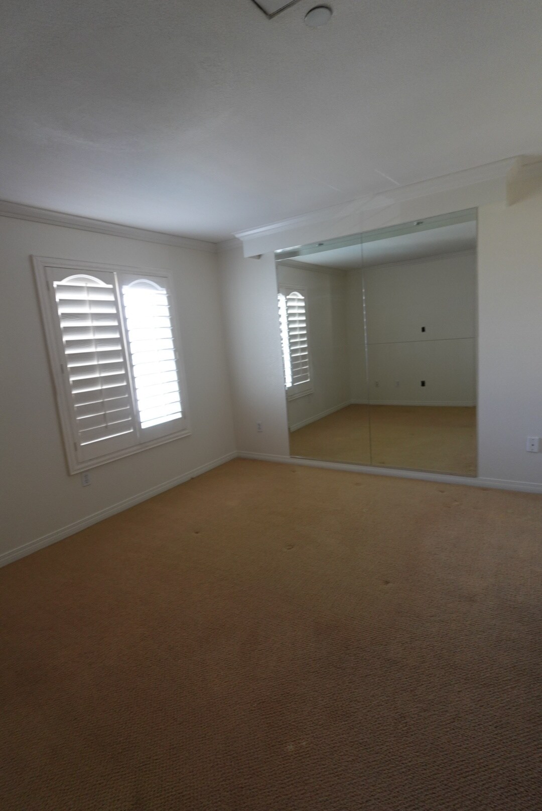 Master bedroom - 8894 Spectrum Center Blvd