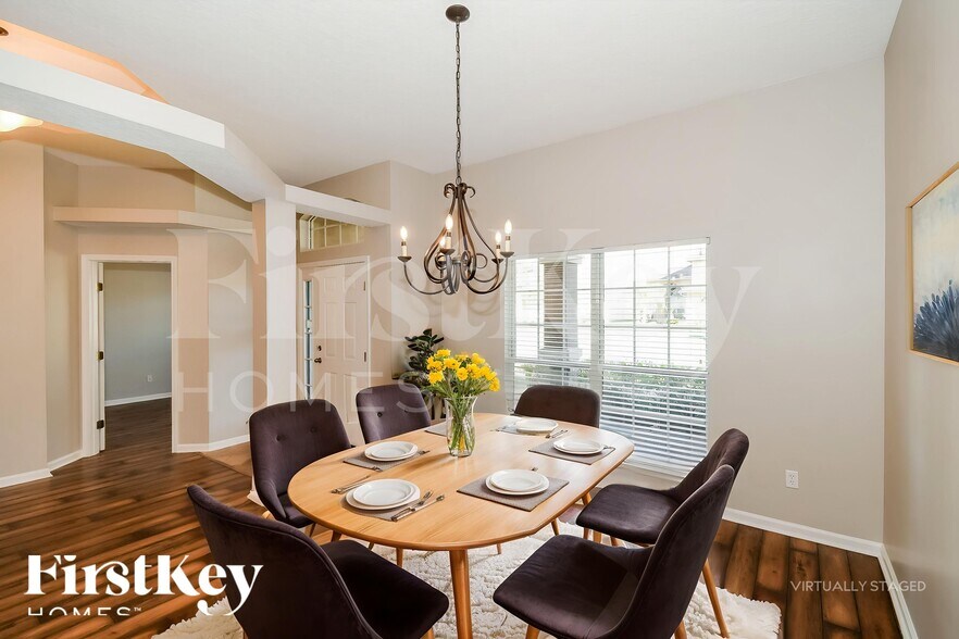 Building Photo - 652 Reflection Cove Rd