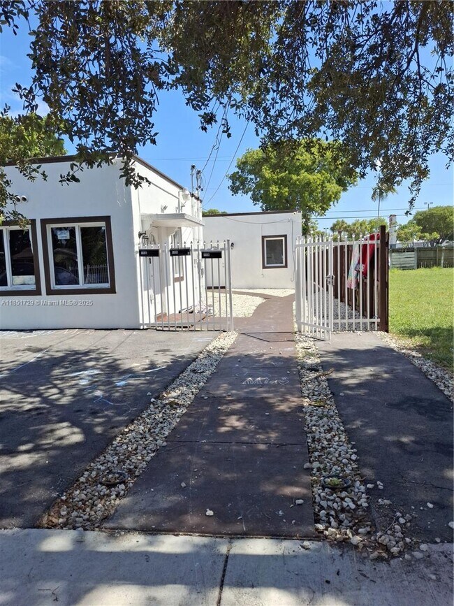 Building Photo - 1136 NW 55th St