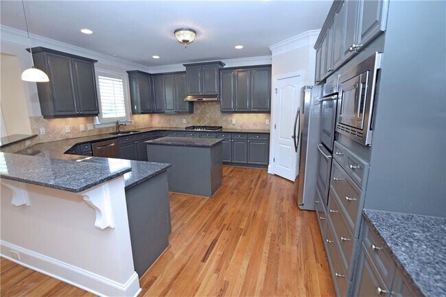 Building Photo - 76 Creekside Park Dr