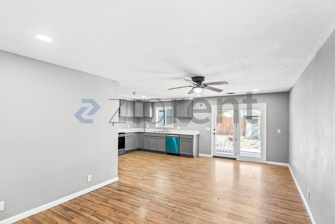 Building Photo - 2732 D St