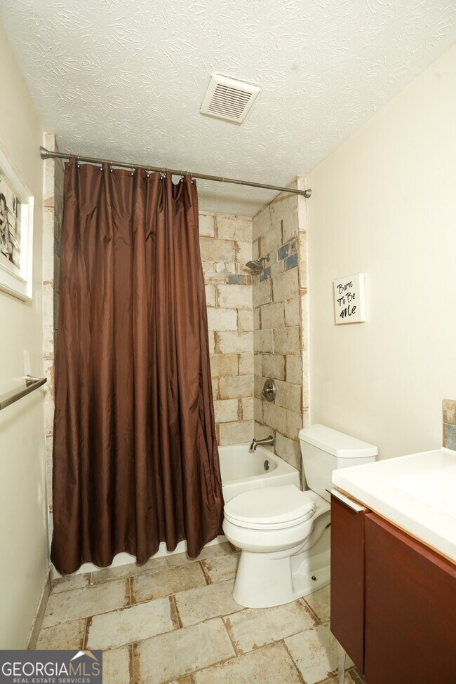 Building Photo - 3 Normandy Ct