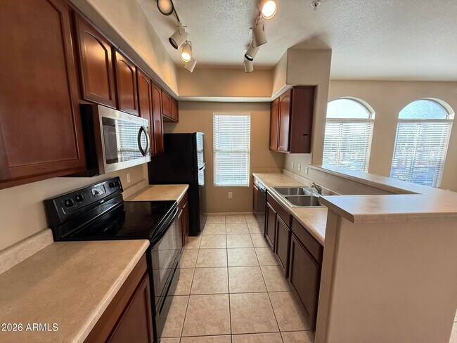 Building Photo - 16825 N 14th St