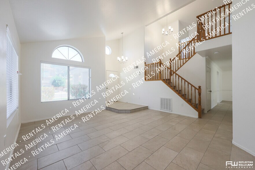 Building Photo - 2238 E Bel Air Ln